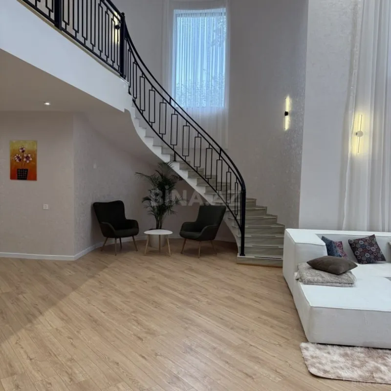 Satılır 16 otaqlı həyət evi 655 m²