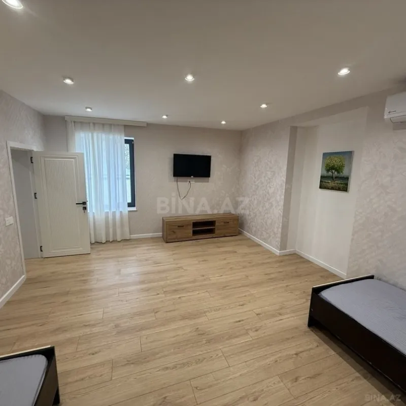 Satılır 16 otaqlı həyət evi 655 m²