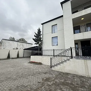 Satılır 16 otaqlı həyət evi 655 m²