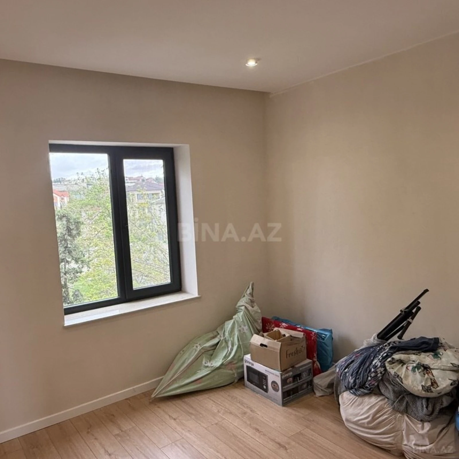 Satılır 16 otaqlı həyət evi 655 m²