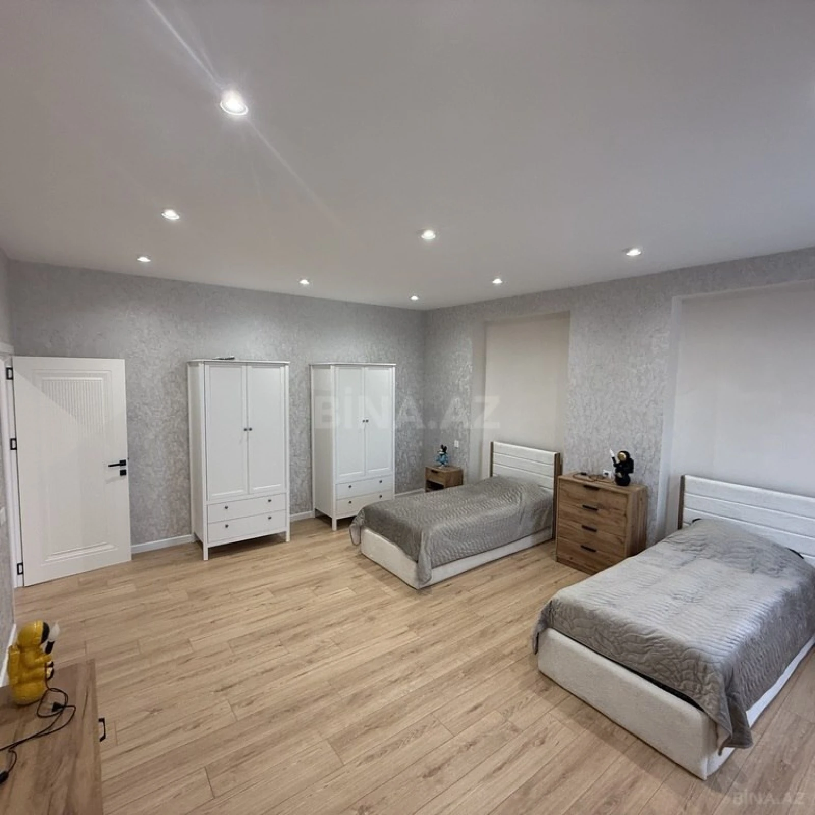 Satılır 16 otaqlı həyət evi 655 m²