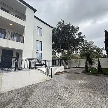 Satılır 16 otaqlı həyət evi 655 m²