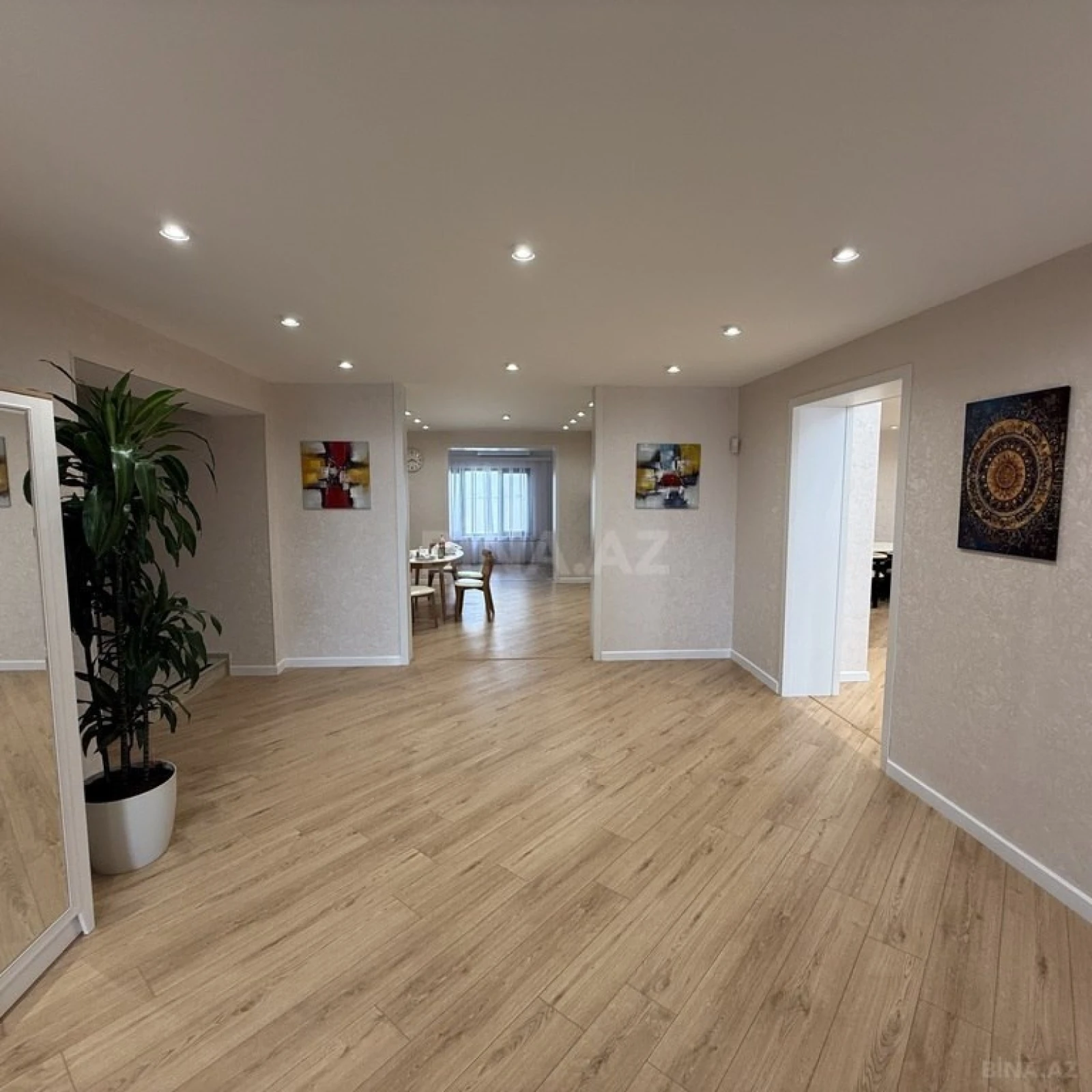 Satılır 16 otaqlı həyət evi 655 m²