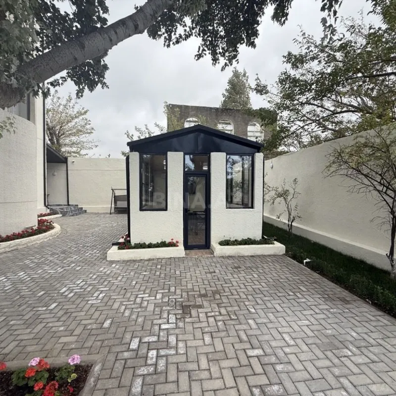 Satılır 16 otaqlı həyət evi 655 m²
