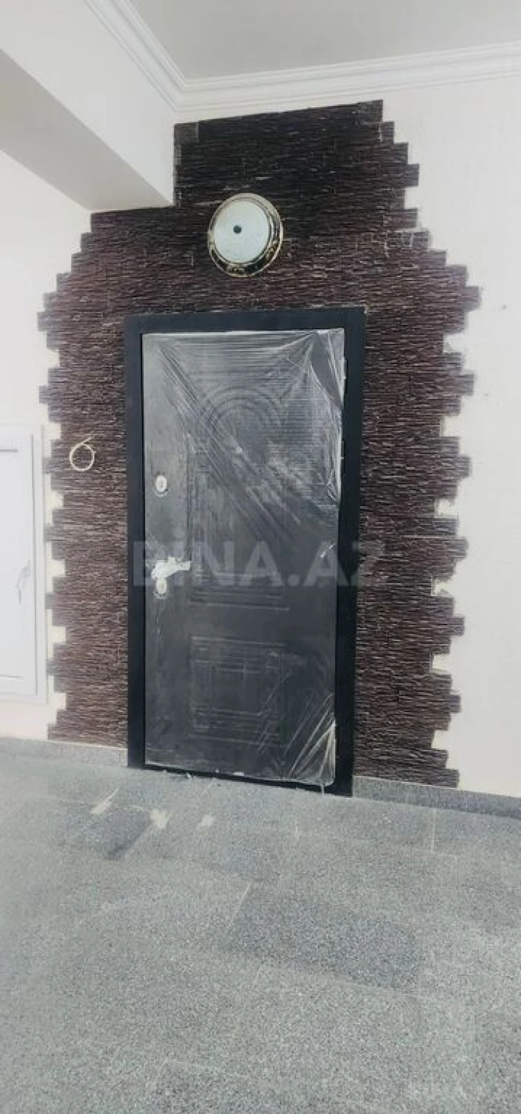Satılır 2 otaqlı mənzil 114 m²