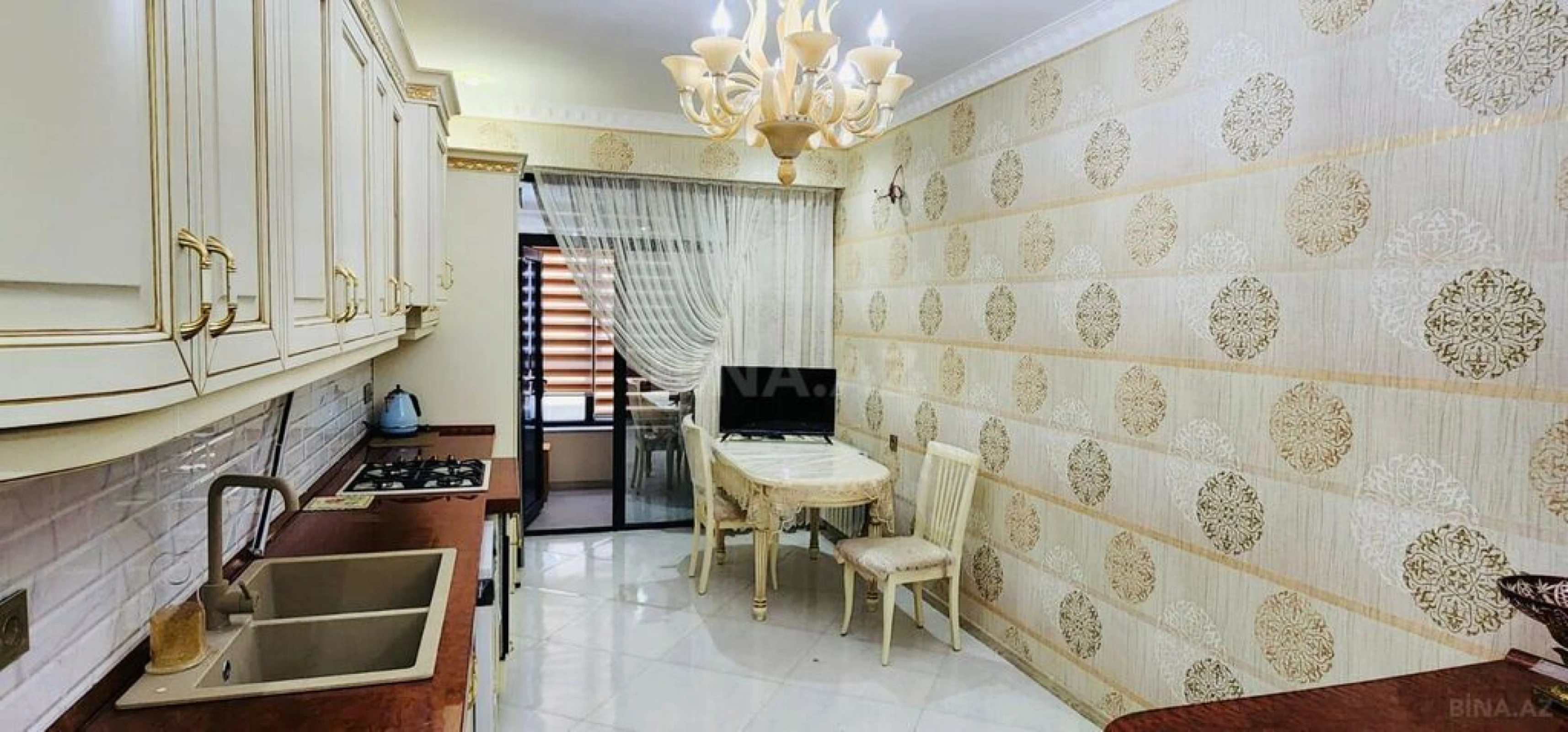 Satılır 2 otaqlı mənzil 114 m²