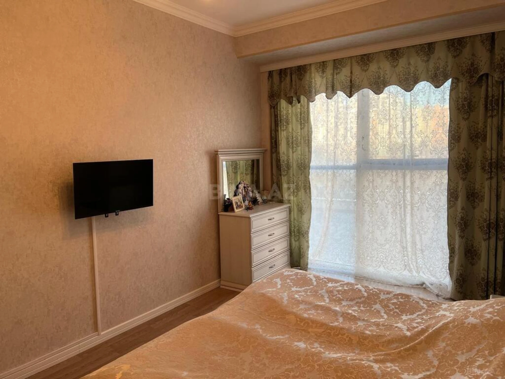 Satılır 3 otaqlı mənzil 110 m²