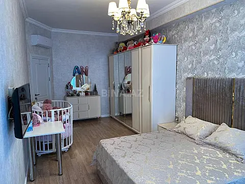 Satılır 3 otaqlı mənzil 110 m²