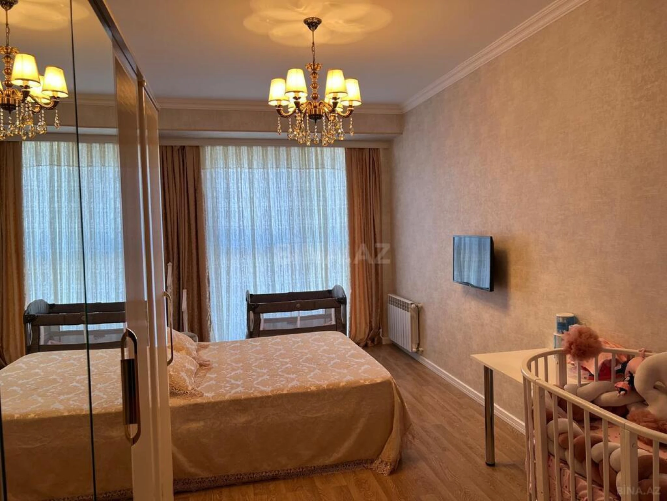Satılır 3 otaqlı mənzil 110 m²