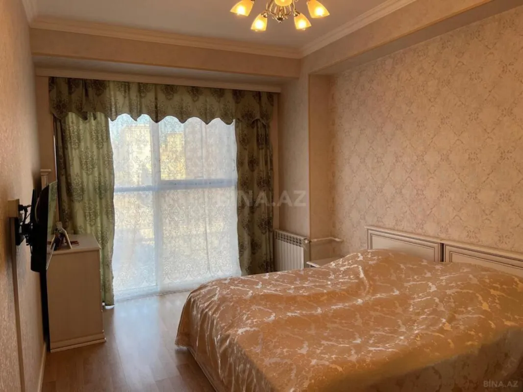 Satılır 3 otaqlı mənzil 110 m²