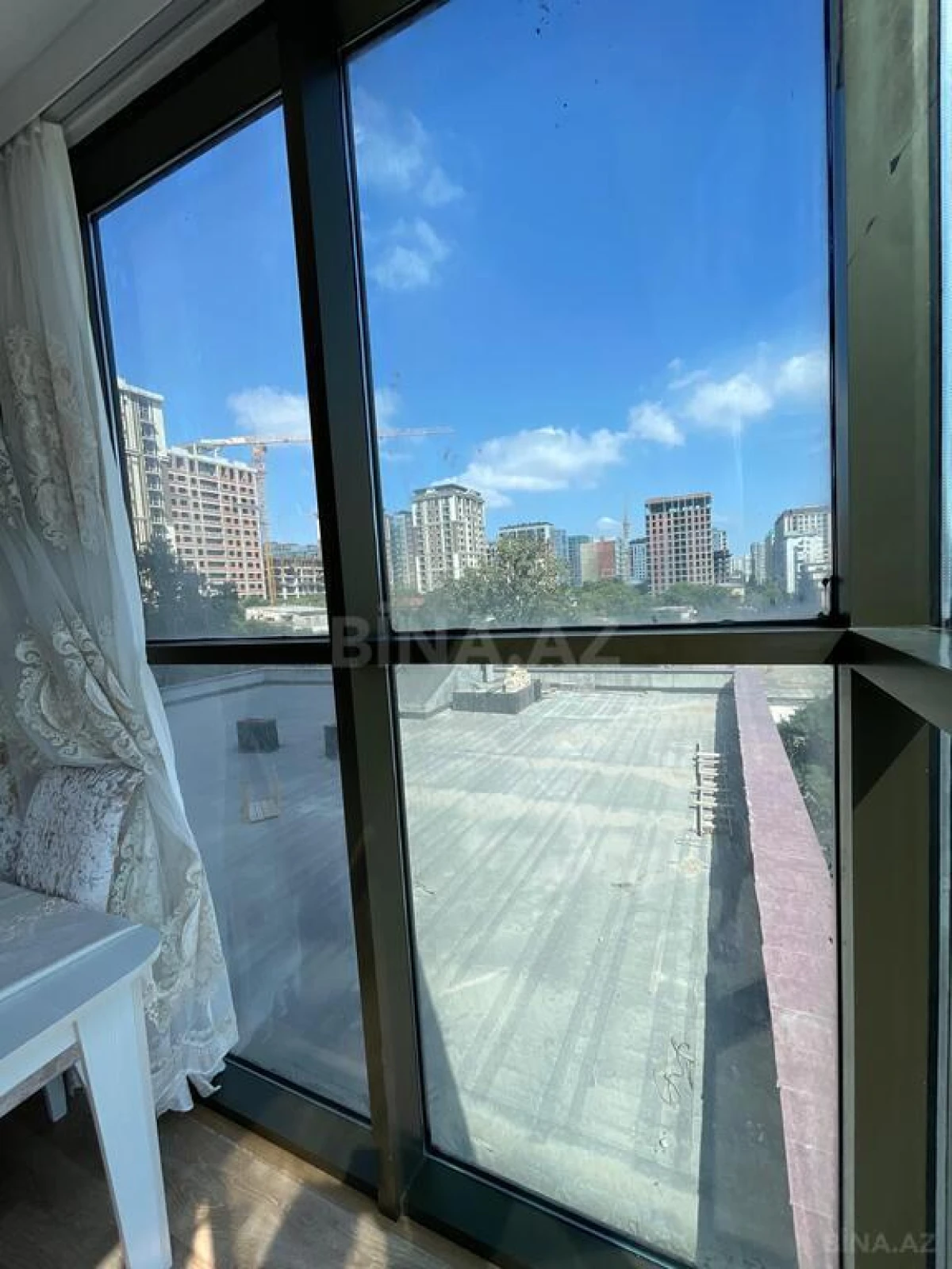 Satılır 3 otaqlı mənzil 110 m²