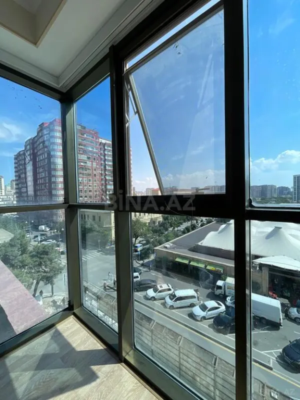 Satılır 3 otaqlı mənzil 110 m²
