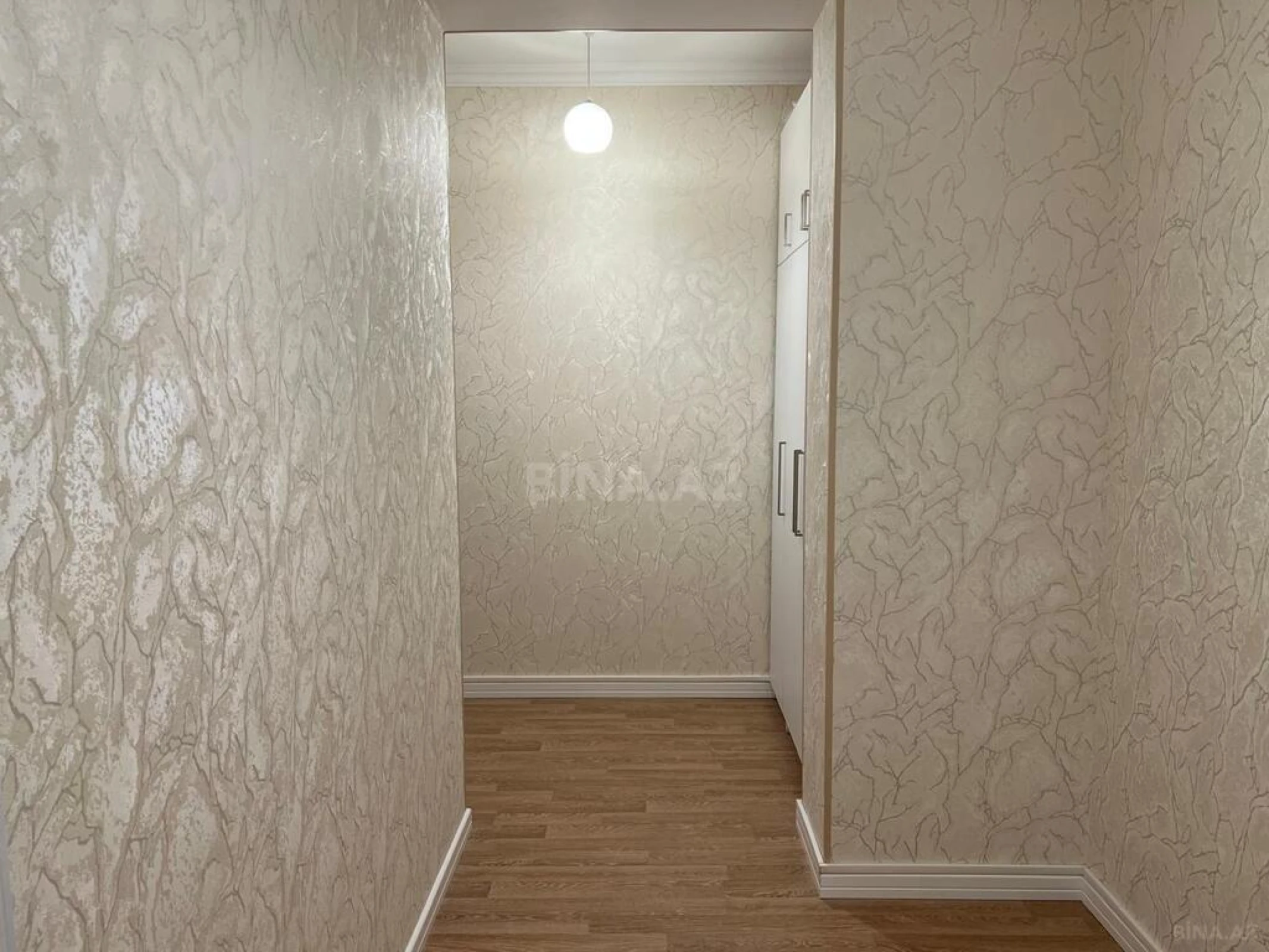 Satılır 3 otaqlı mənzil 110 m²