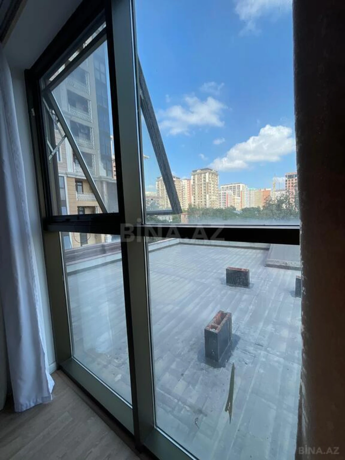 Satılır 3 otaqlı mənzil 110 m²