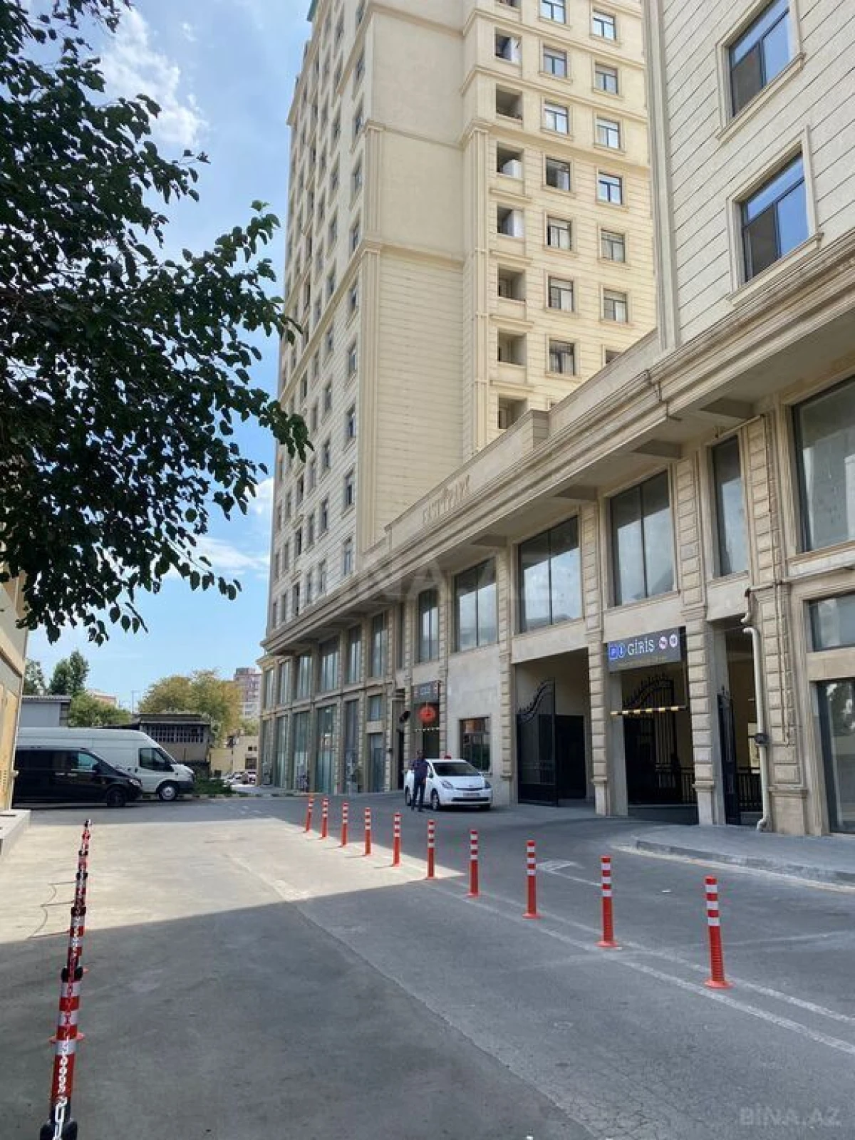 Satılır obyekt 100 m²