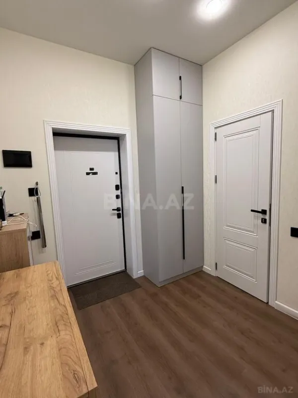 Satılır 2 otaqlı mənzil 83 m²