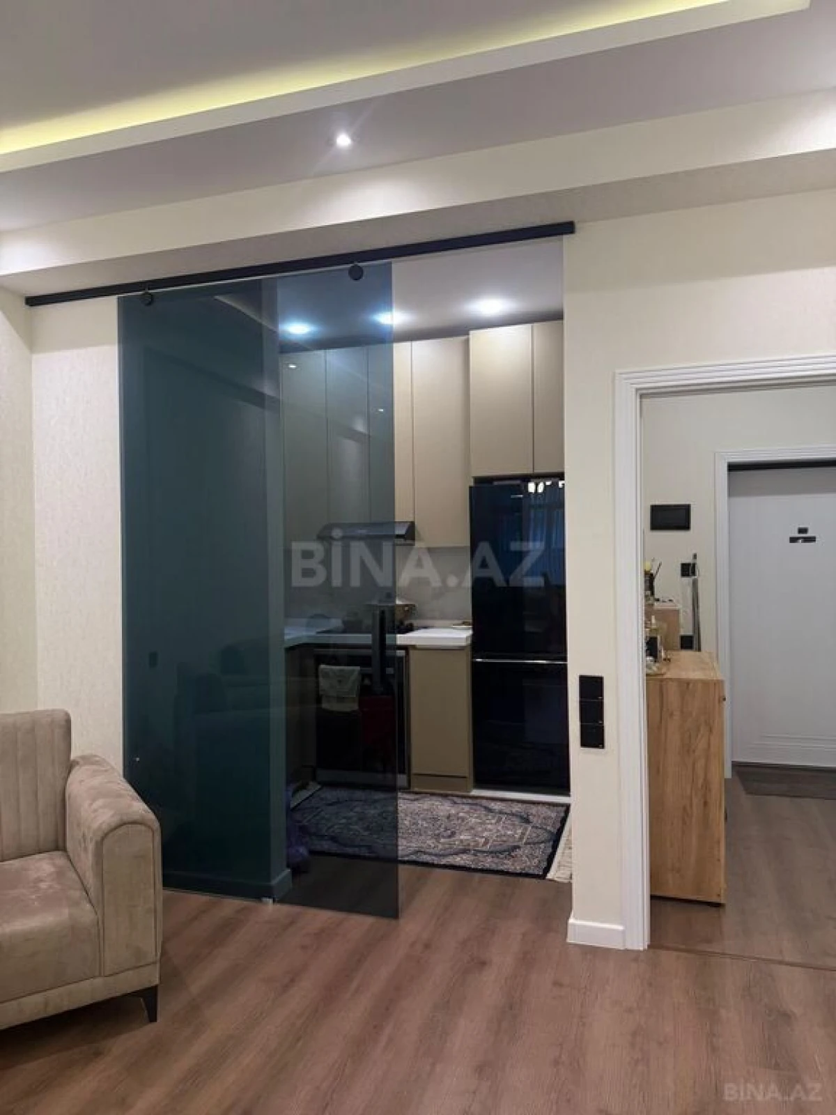 Satılır 2 otaqlı mənzil 83 m²