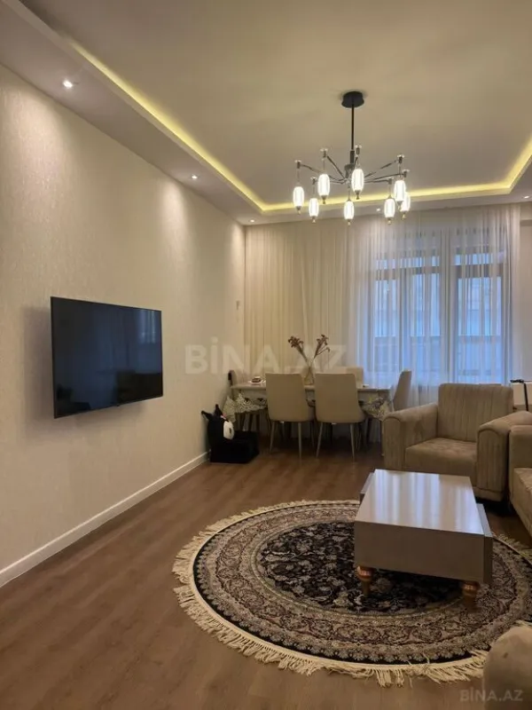 Satılır 2 otaqlı mənzil 83 m²