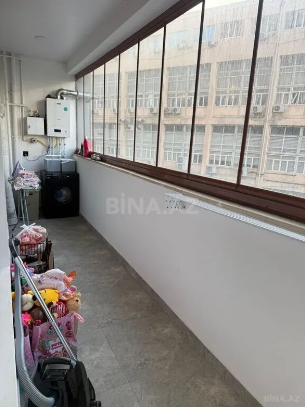 Satılır 2 otaqlı mənzil 83 m²