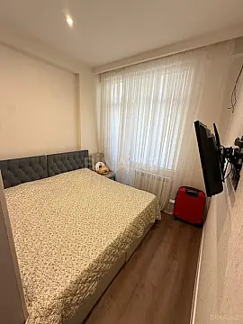 Satılır 2 otaqlı mənzil 83 m²