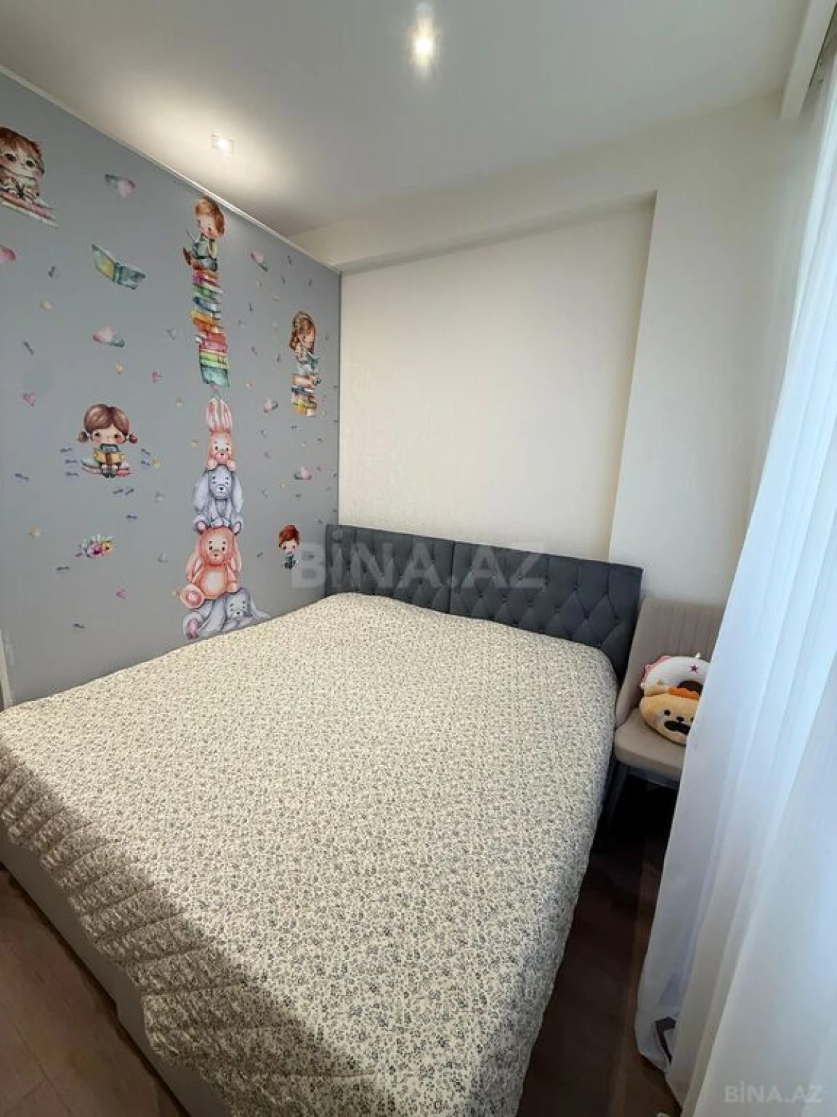 Satılır 2 otaqlı mənzil 83 m²