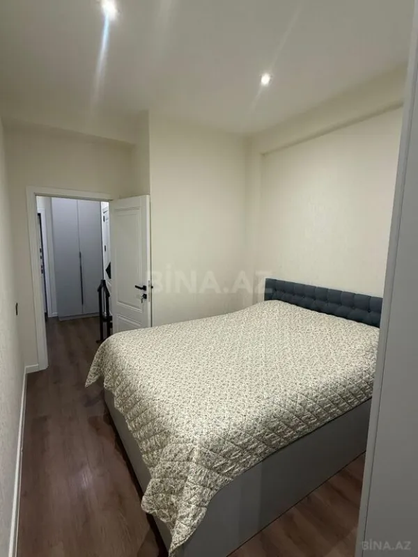 Satılır 2 otaqlı mənzil 83 m²