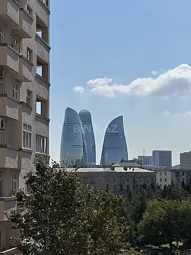 Satılır 4 otaqlı mənzil 180 m² — Bakı 4 otaq 180.00 m²