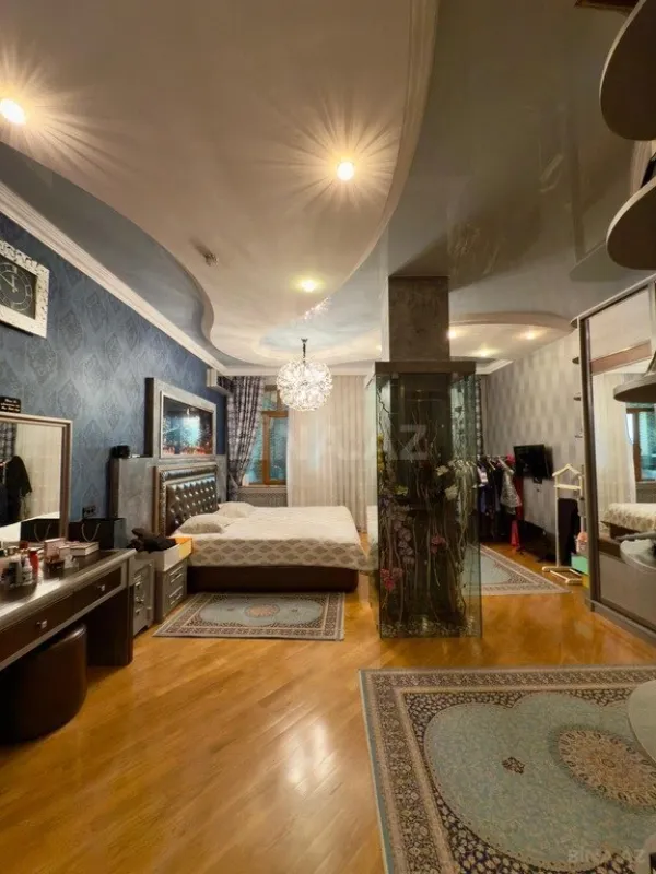 Satılır 5 otaqlı mənzil 400 m²