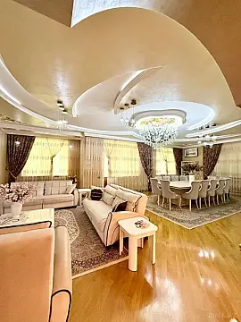 Satılır 5 otaqlı mənzil 400 m²