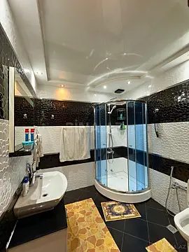 Satılır 5 otaqlı mənzil 400 m²