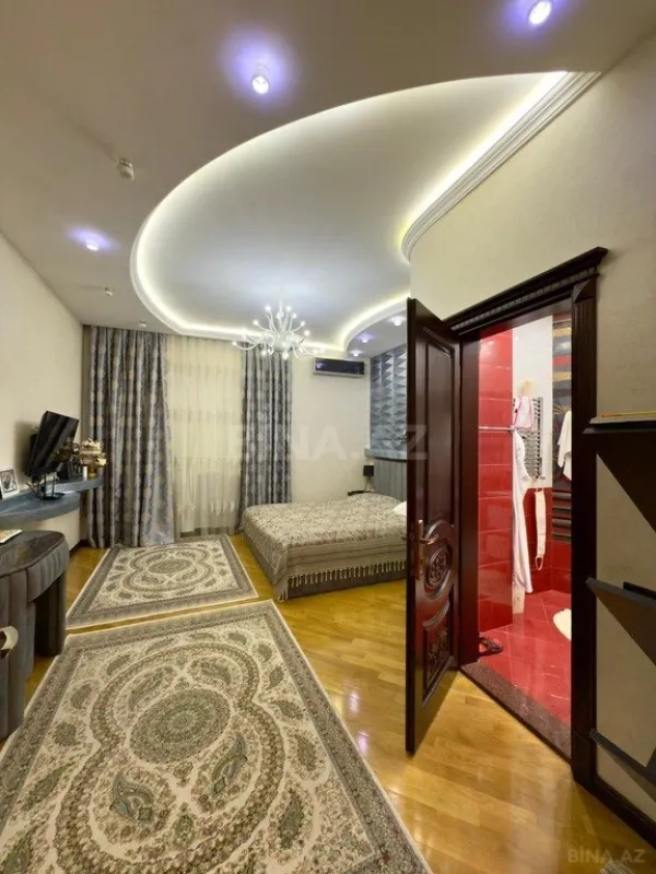 Satılır 5 otaqlı mənzil 400 m²