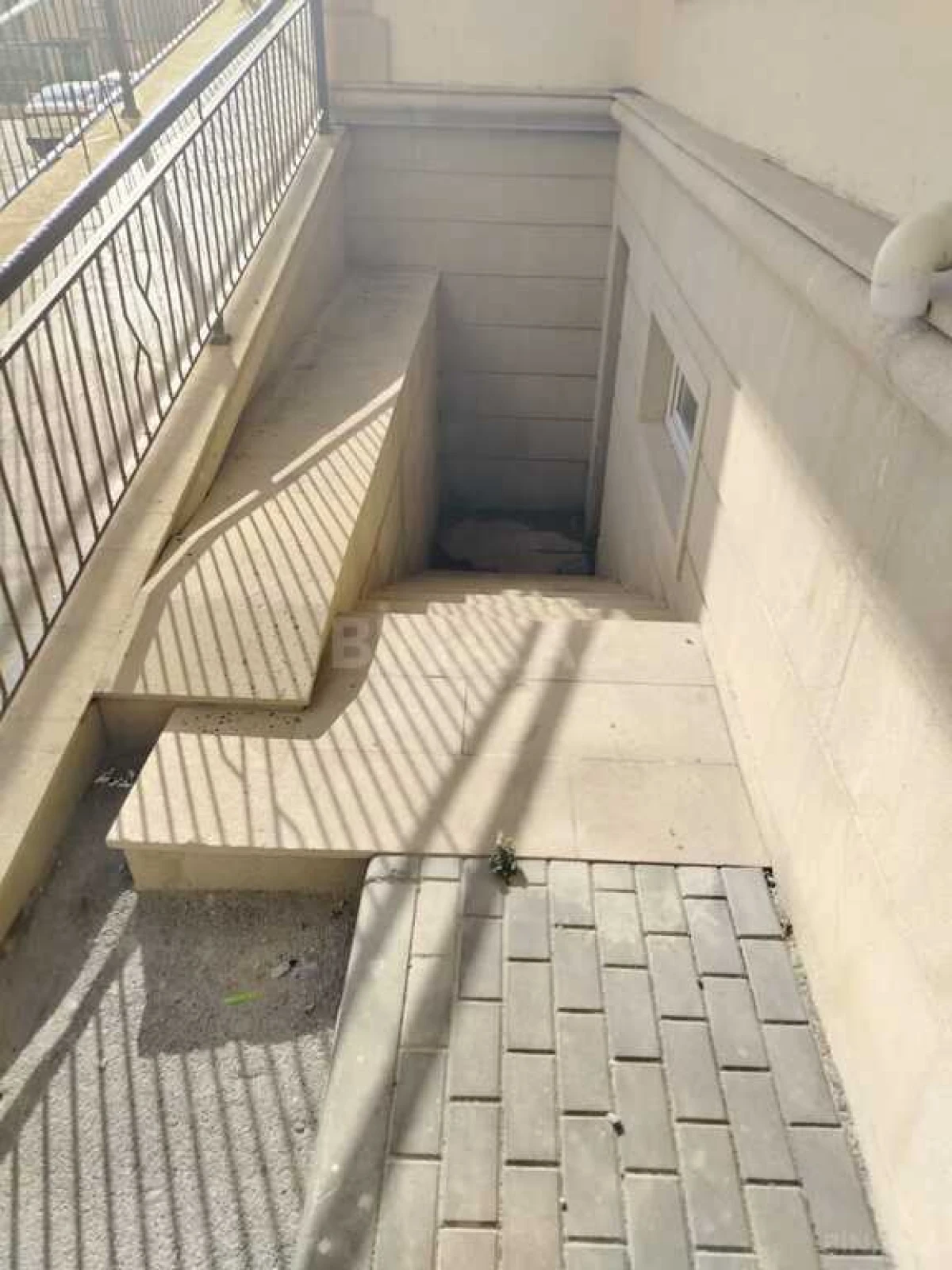 Satılır obyekt 313.6 m²