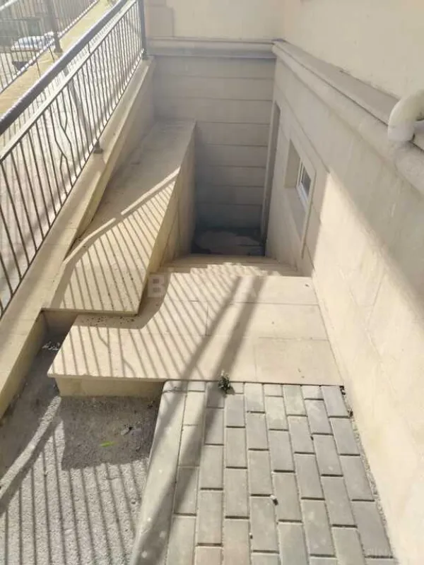 Satılır obyekt 313.6 m²