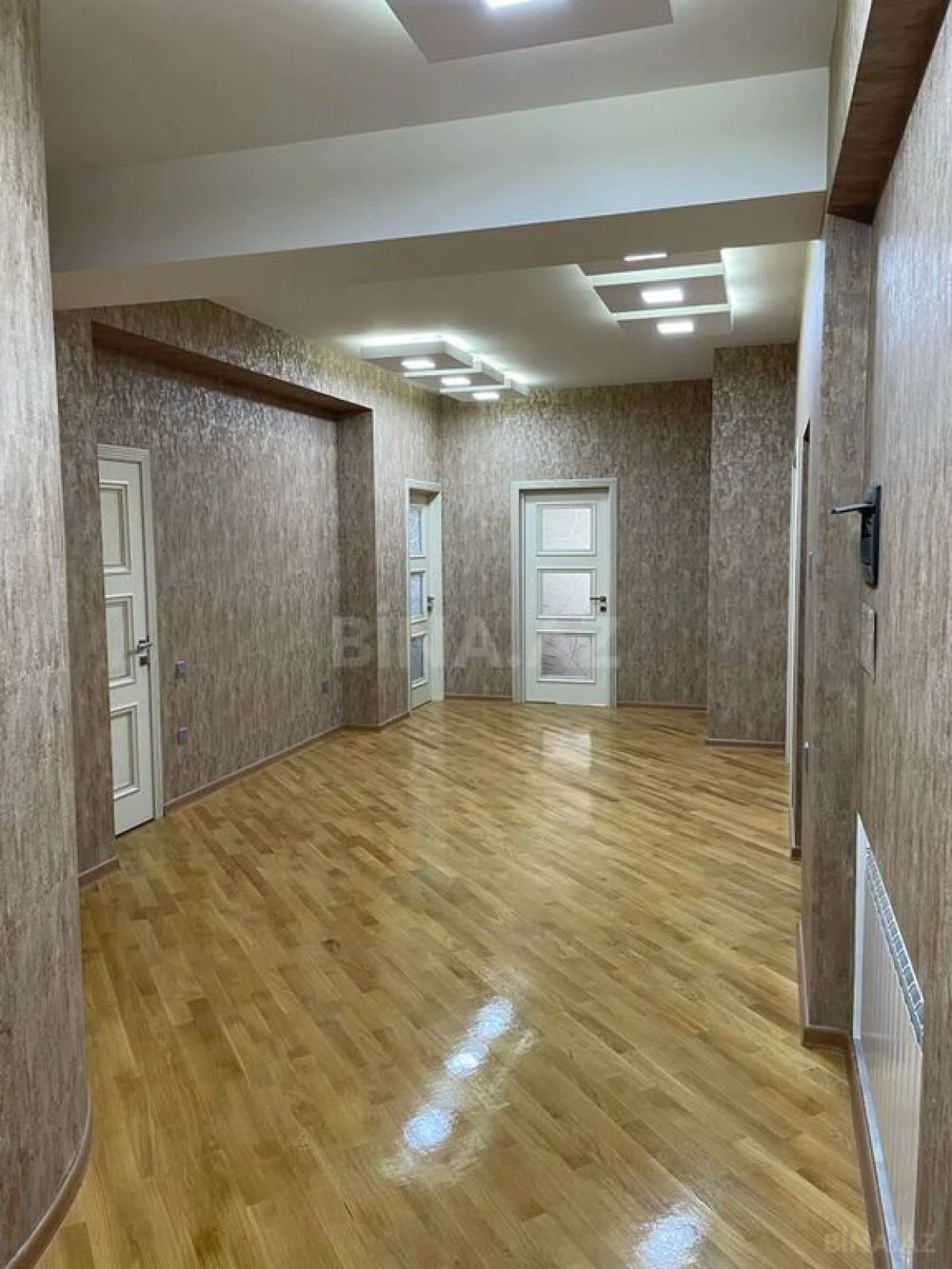 Kirayə verilir 3 otaqlı mənzil 150 m²