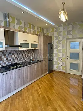 Kirayə verilir 3 otaqlı mənzil 150 m²