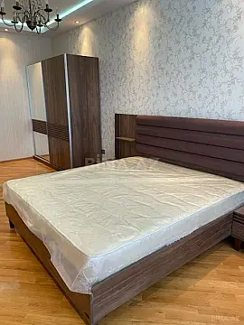 Kirayə verilir 3 otaqlı mənzil 150 m²