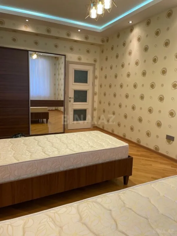 Kirayə verilir 3 otaqlı mənzil 150 m²