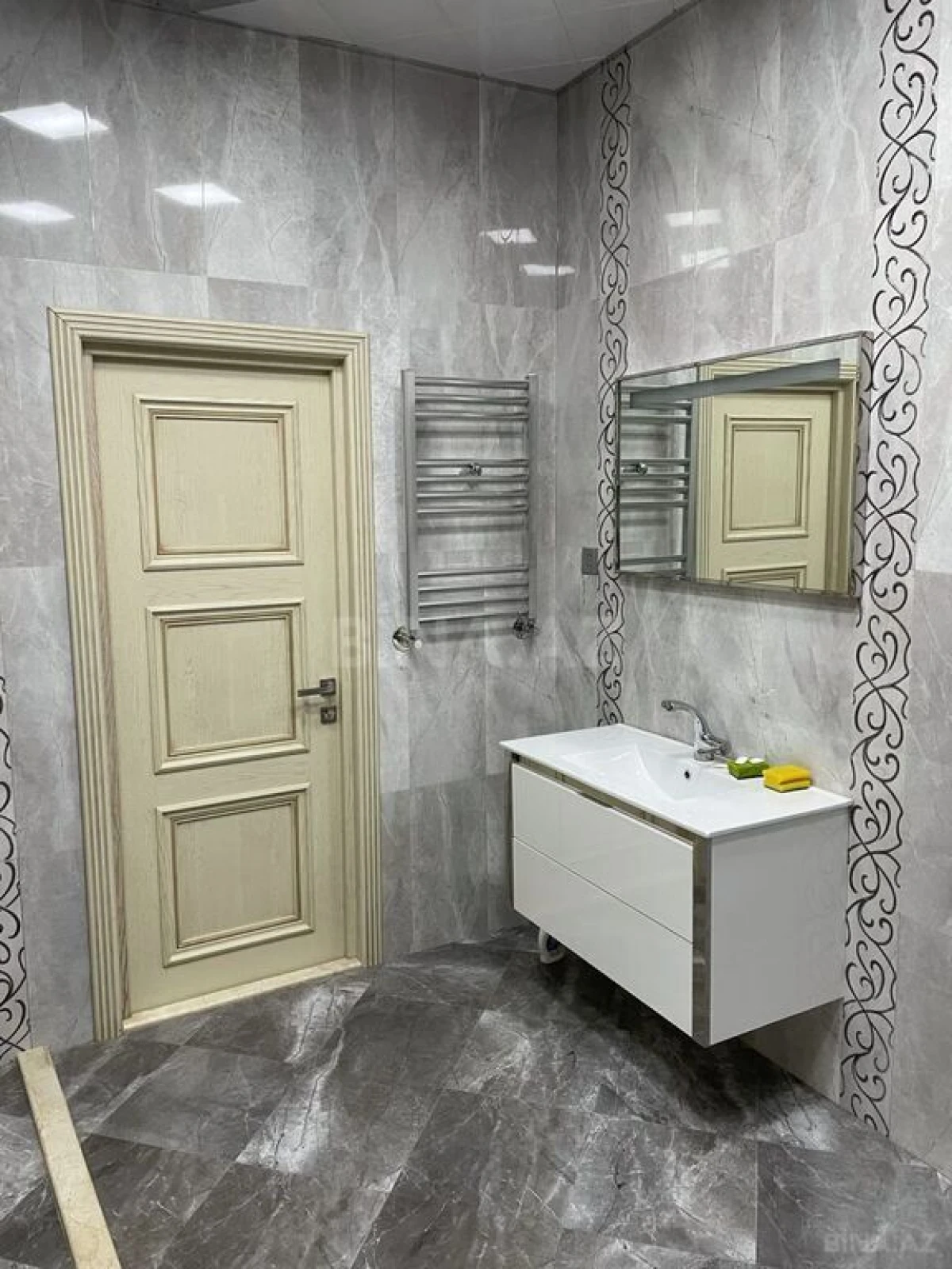 Kirayə verilir 3 otaqlı mənzil 150 m²