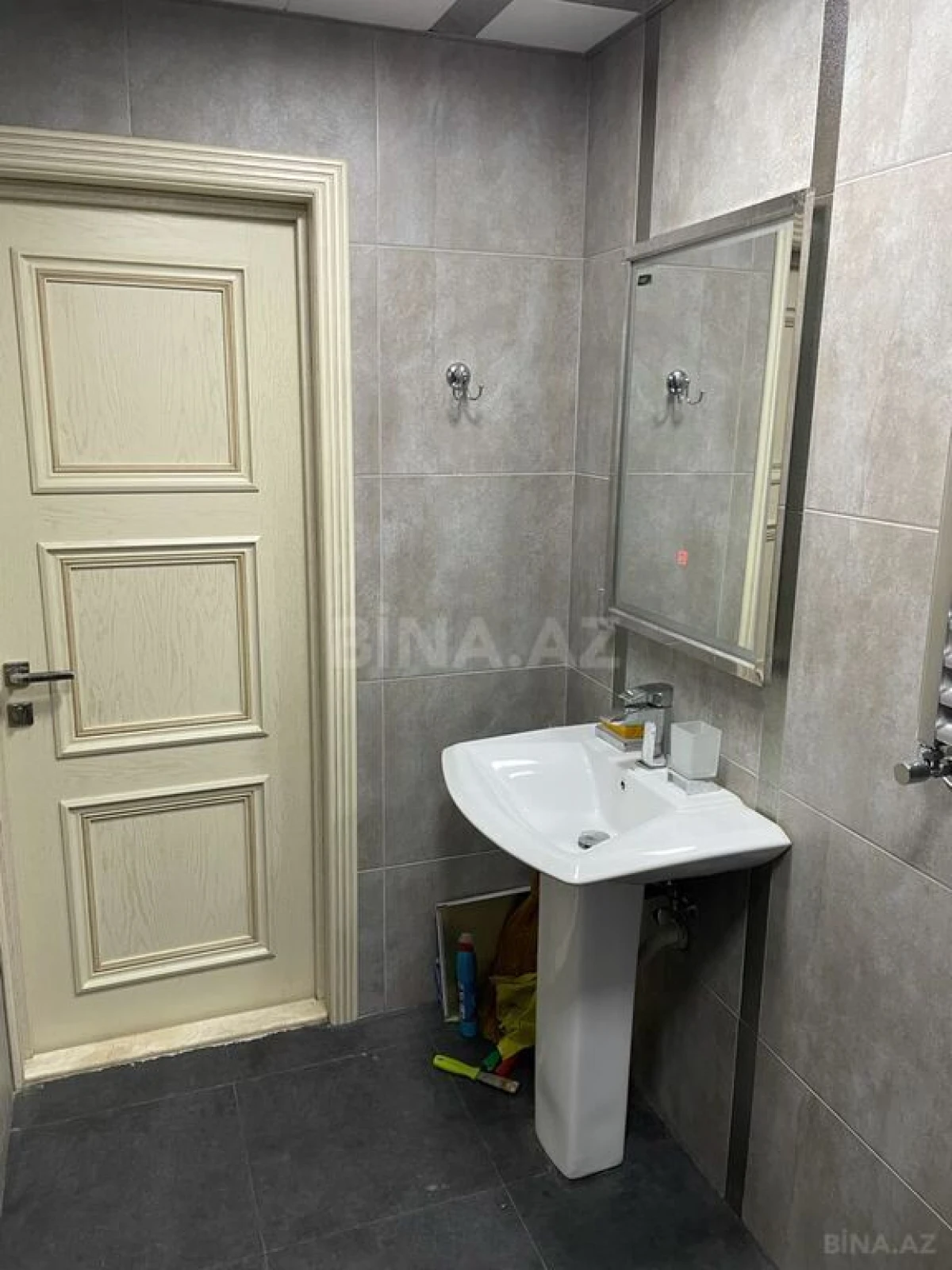 Kirayə verilir 3 otaqlı mənzil 150 m²