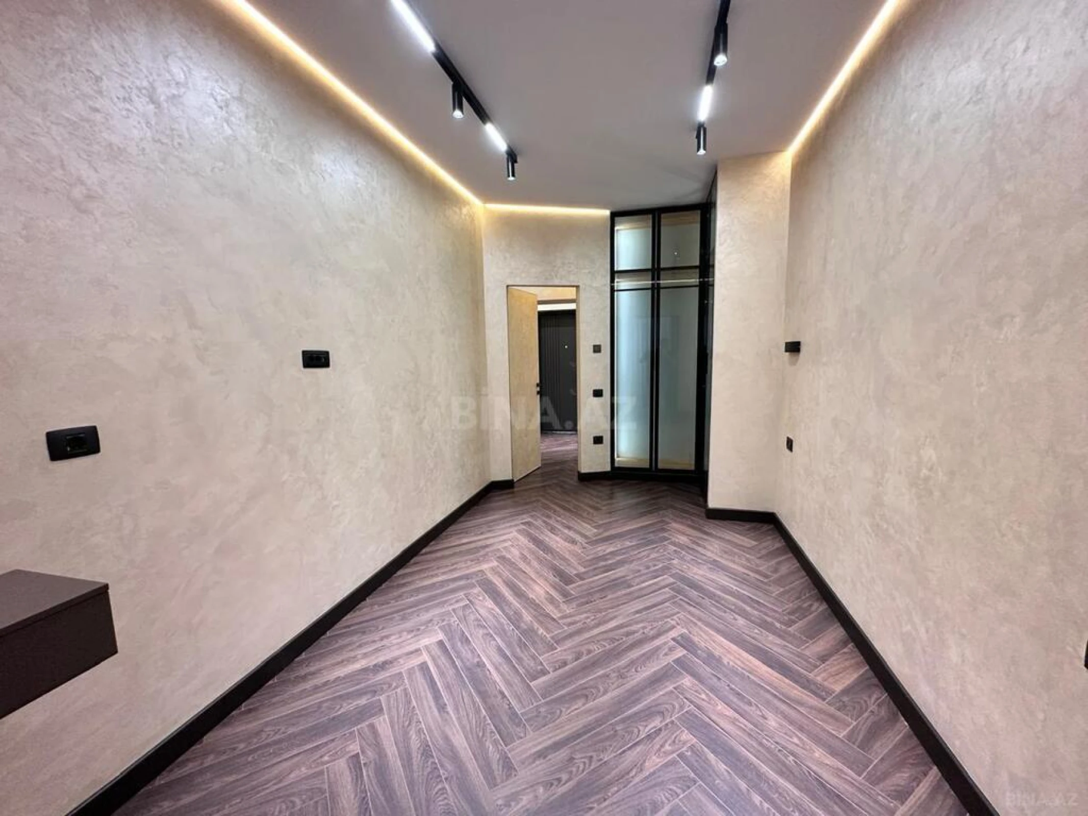 Satılır 2 otaqlı mənzil 70 m²