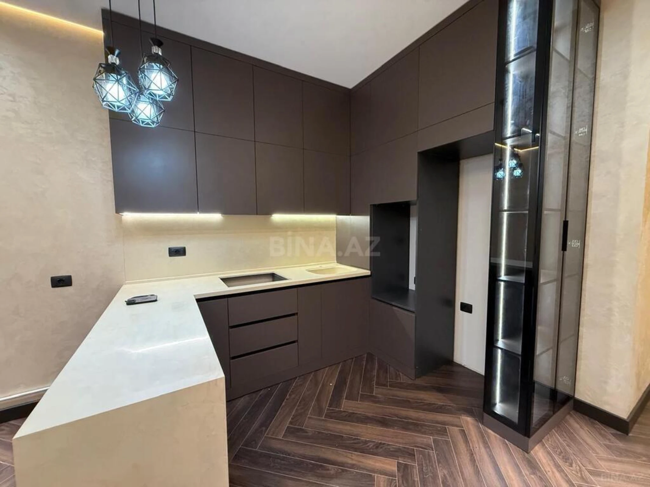 Satılır 2 otaqlı mənzil 70 m²