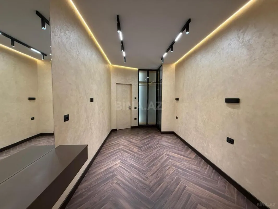 Satılır 2 otaqlı mənzil 70 m²