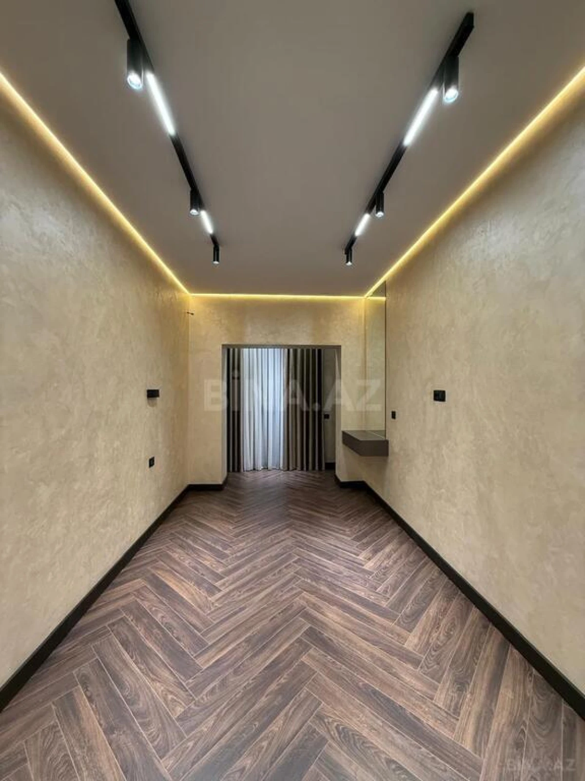 Satılır 2 otaqlı mənzil 70 m²