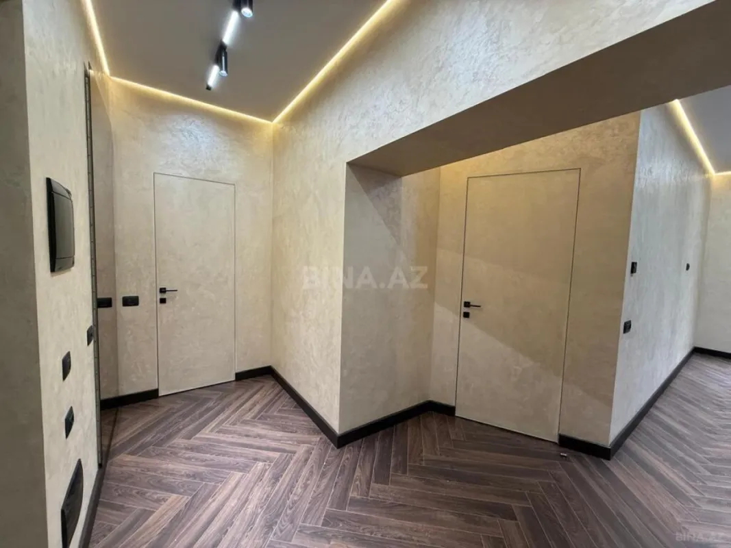 Satılır 2 otaqlı mənzil 70 m²