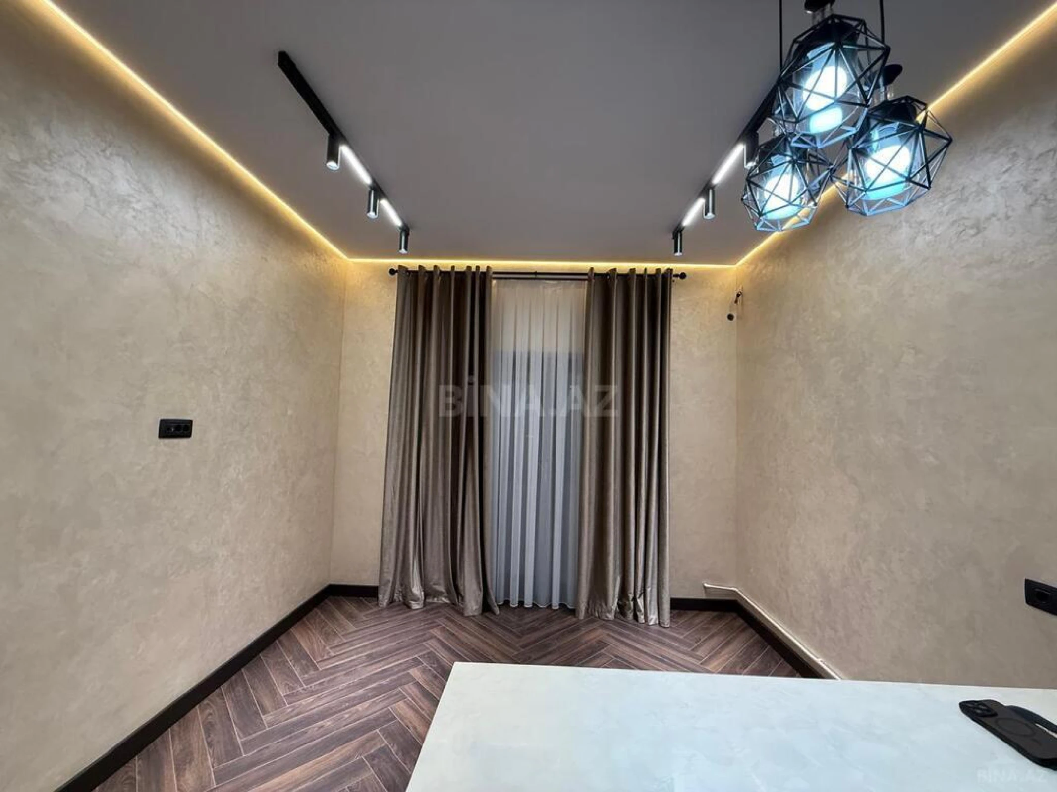 Satılır 2 otaqlı mənzil 70 m²
