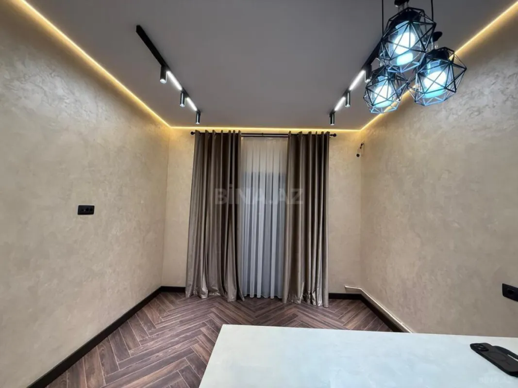 Satılır 2 otaqlı mənzil 70 m²