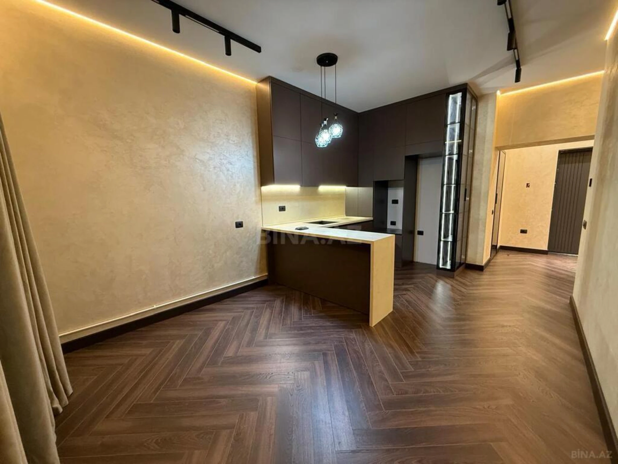 Satılır 2 otaqlı mənzil 70 m²