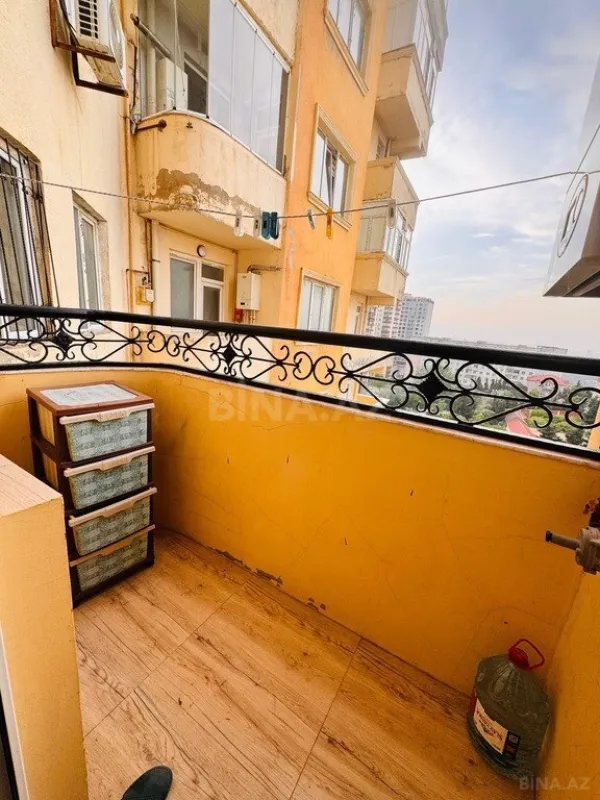 Satılır 4 otaqlı mənzil 139 m²