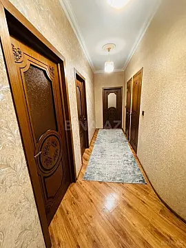 Satılır 4 otaqlı mənzil 139 m²