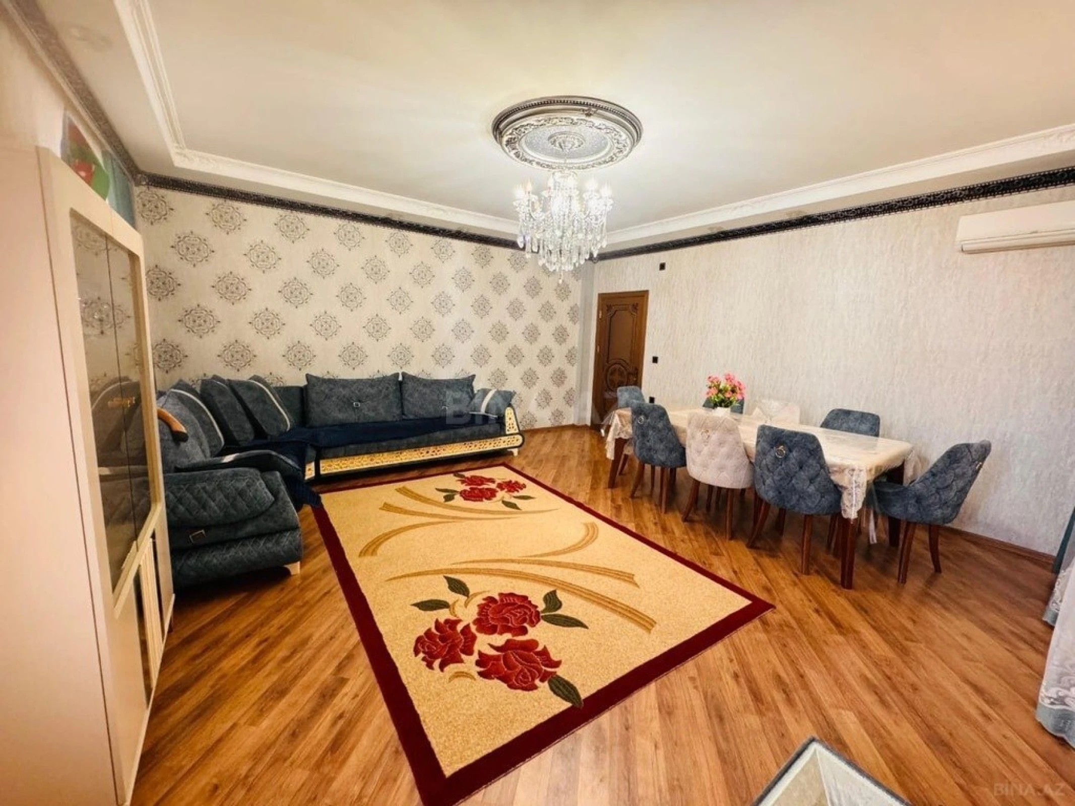 Satılır 4 otaqlı mənzil 139 m²